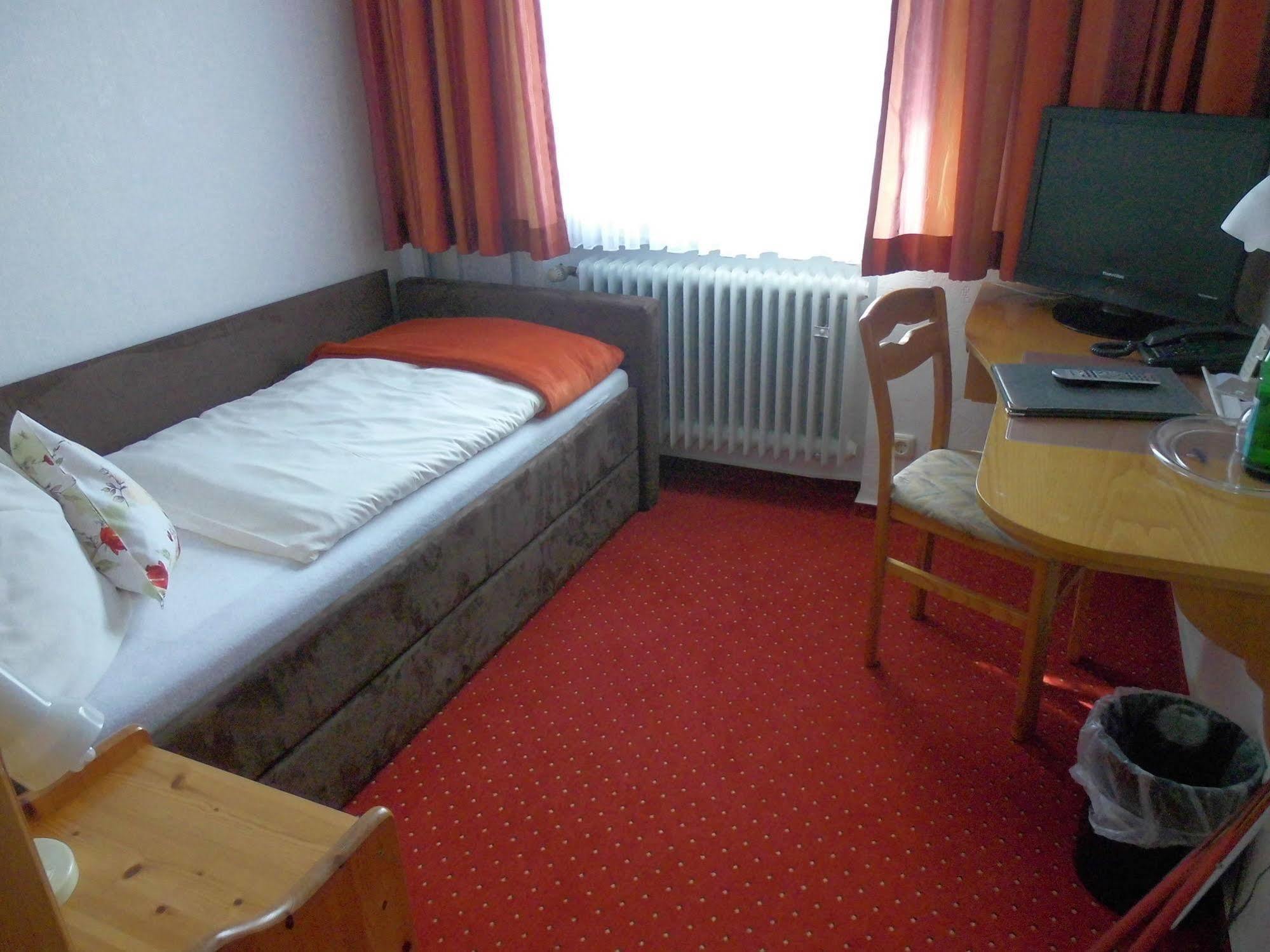 Hotel Schoos Fleringen エクステリア 写真