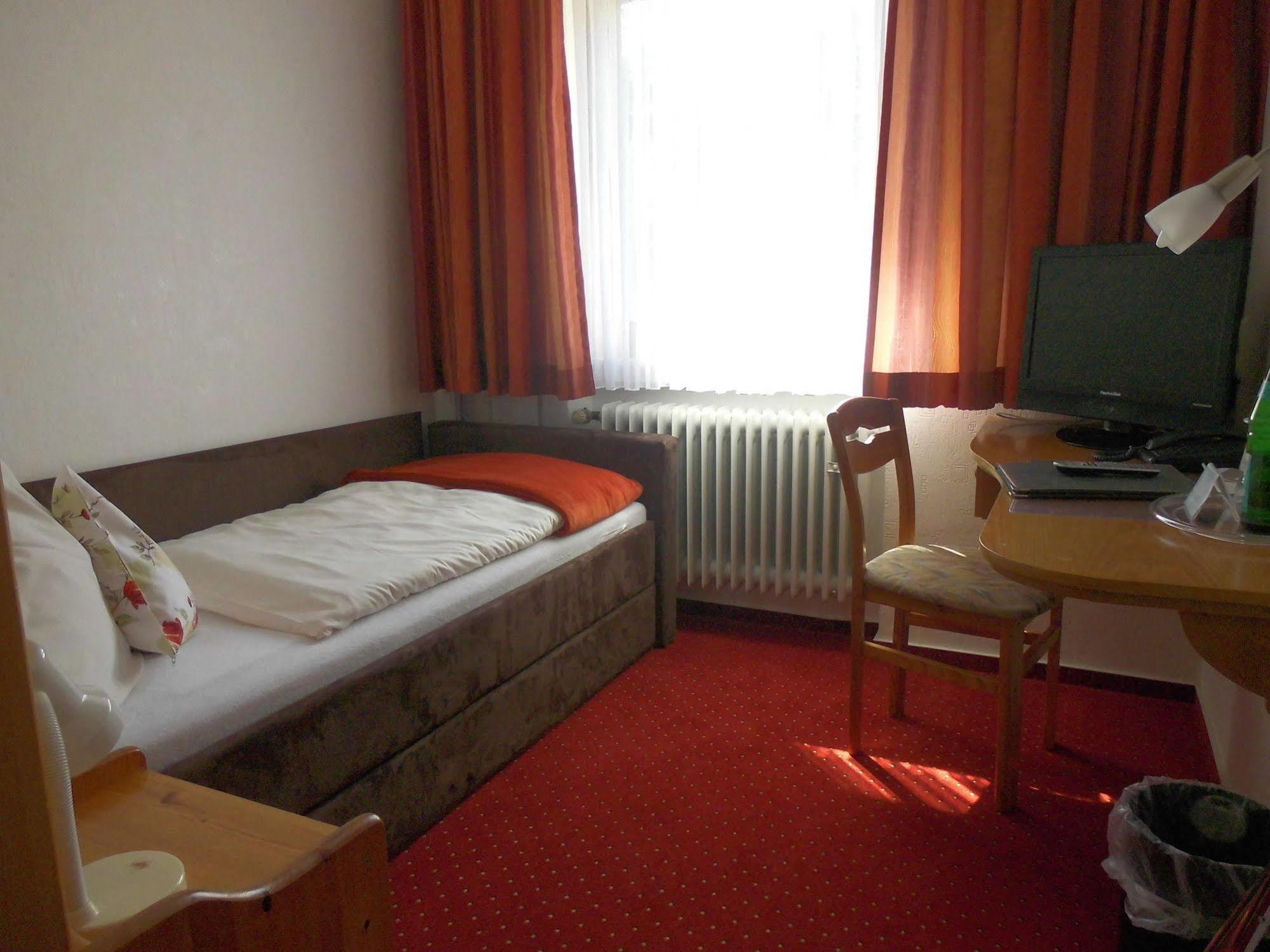 Hotel Schoos Fleringen エクステリア 写真