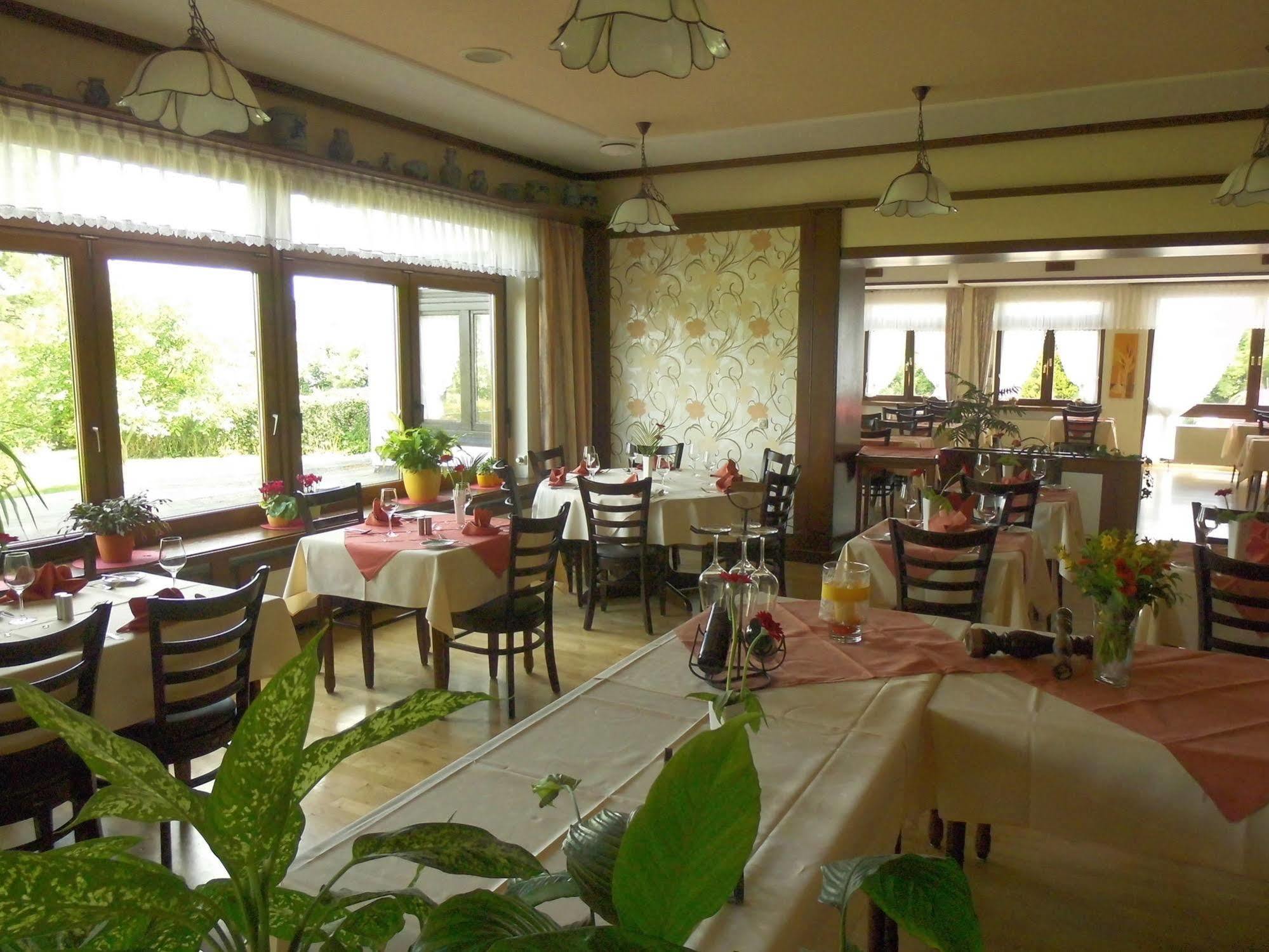 Hotel Schoos Fleringen エクステリア 写真