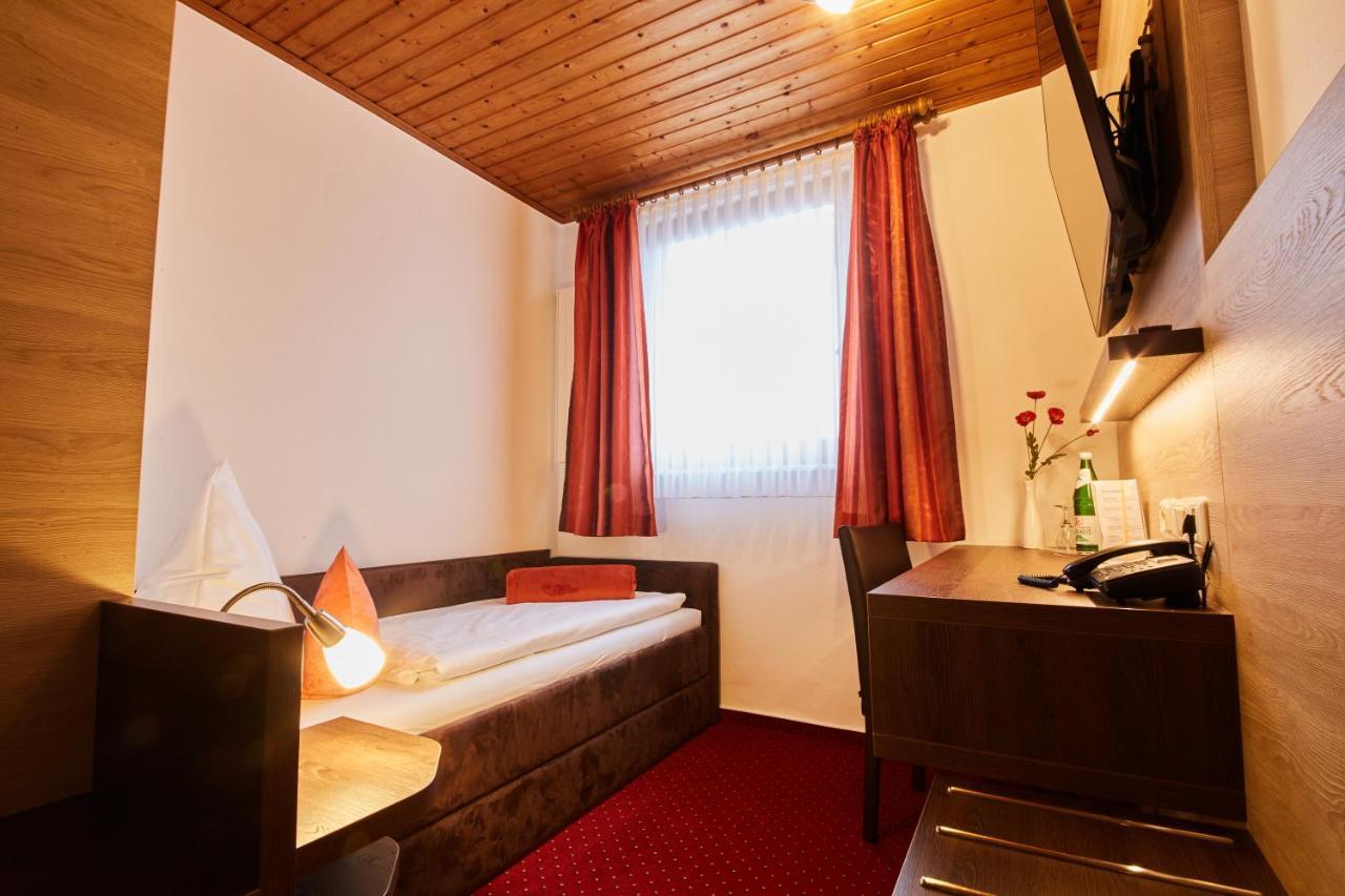 Hotel Schoos Fleringen エクステリア 写真